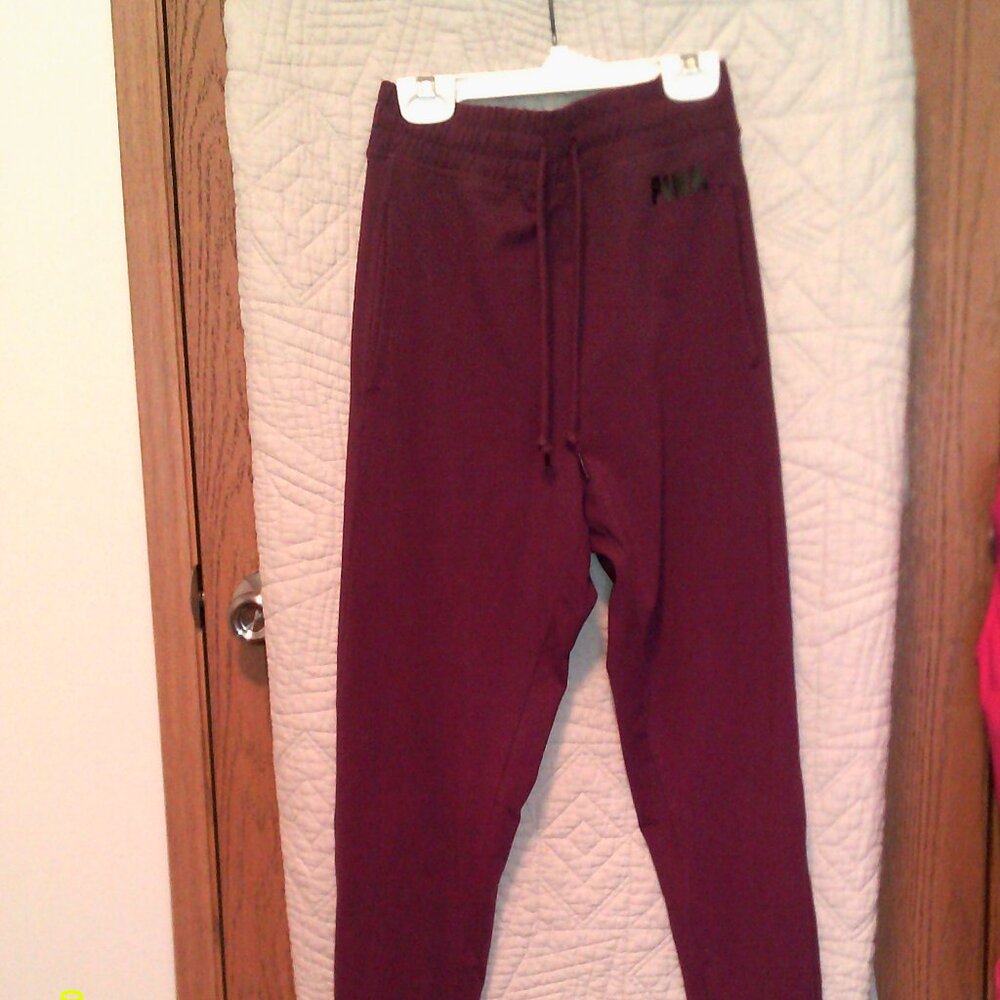 Pink victoria secret joggers. Size xs. Elastic and tie at waisband. Maroon color